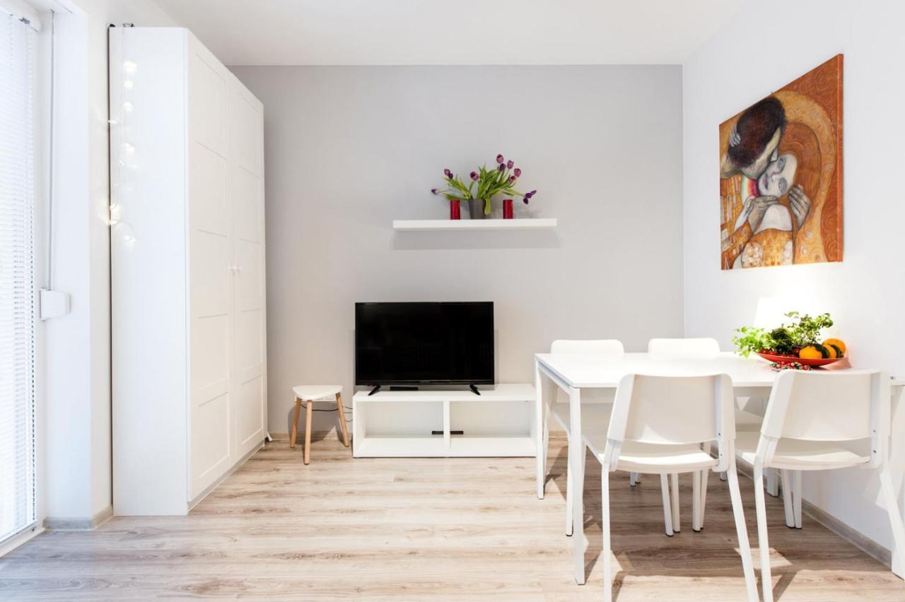 Ferienwohnung Project Comfort Apartament Dywizjonu 303 175/8 Warszawa Exterior foto
